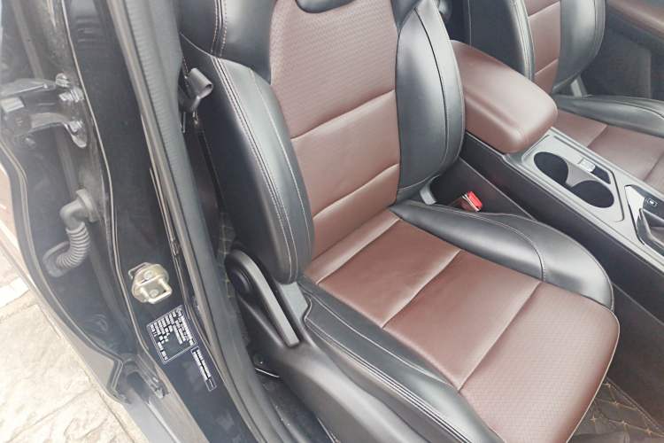 Used Dongfeng Fengon S560 2021 2.0L CVT Elite Version Right Front Seat