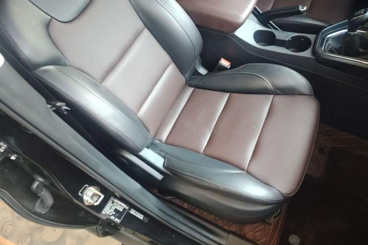 Used Dongfeng Fengon S560 2021 Revised 1.5T Manual Urban Version Right Front Seat