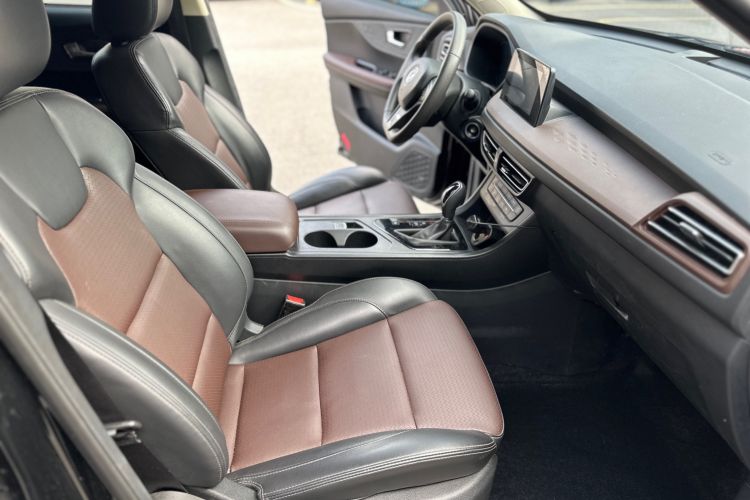 Used Dongfeng Fengon S560 2021 2.0L CVT Elite Version Right Front Seat