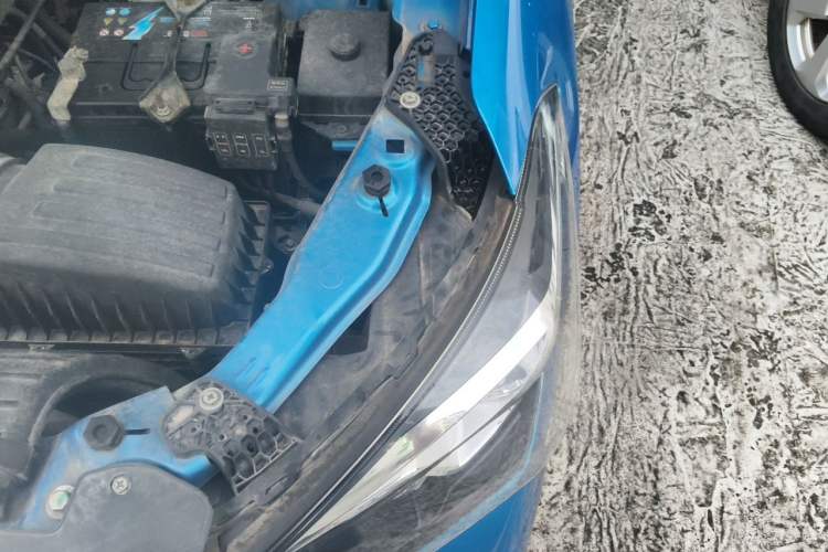 Used Dongfeng Fengon S560 2021 2.0L CVT Elite Version Engine Bay Left