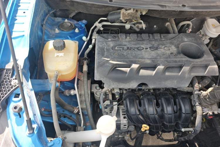 Used Dongfeng Fengon S560 2021 2.0L CVT Elite Version Engine Bay Right