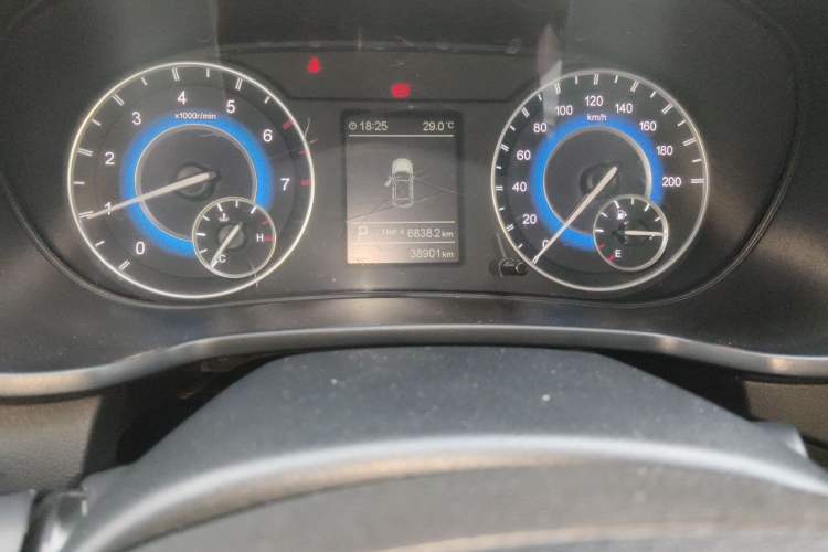 Used Dongfeng Fengon S560 2021 2.0L CVT Elite Version Odometer Close Up