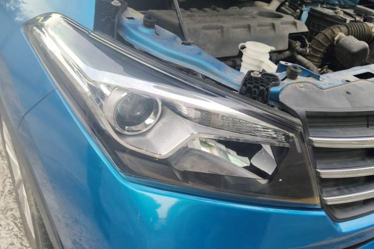 Used Dongfeng Fengon S560 2021 2.0L CVT Elite Version Right Front Headlight