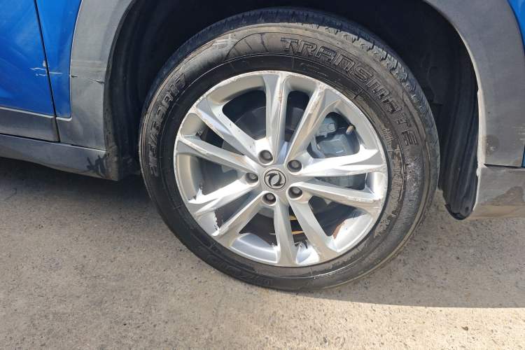 Used Dongfeng Fengon S560 2021 2.0L CVT Elite Version Right Front Wheel Hub