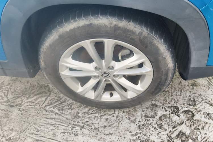 Used Dongfeng Fengon S560 2021 2.0L CVT Elite Version Right Front Wheel Hub