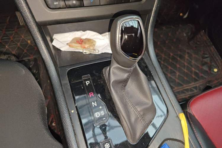 Used Dongfeng Fengon S560 2021 2.0L CVT Elite Version Gear Lever