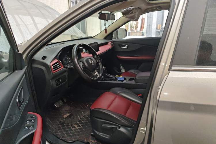 Used Dongfeng Fengon S560 2021 2.0L CVT Elite Version Left Front Seat