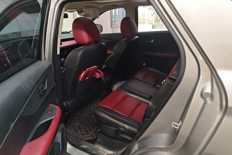Used Dongfeng Fengon S560 2021 2.0L CVT Elite Version Left Rear Seat