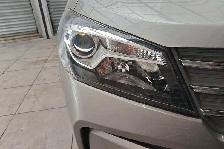 Used Dongfeng Fengon S560 2021 2.0L CVT Elite Version Right Front Headlight