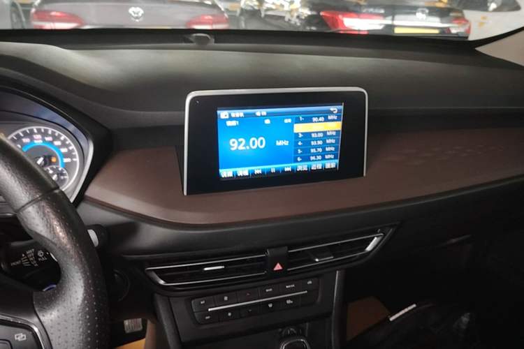 Used Dongfeng Fengon S560 2021 2.0L CVT Elite Version Audio And AC Panel
