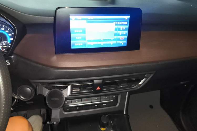Used Dongfeng Fengon S560 2021 1.5T Manual Urban Model Audio And AC Panel