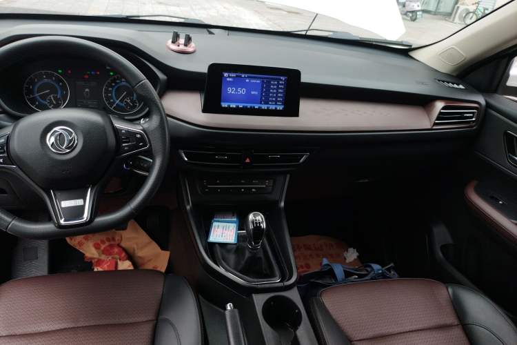 Used Dongfeng Fengon S560 2021 2.0L Manual Urban Version Audio And AC Panel