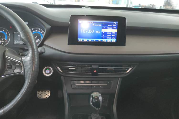 Used Dongfeng Fengon S560 2021 1.5T CVT Elite Version Audio And AC Panel