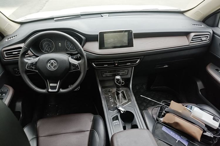 Used Dongfeng Fengon S560 2021 2.0L CVT Elite Version Center Console