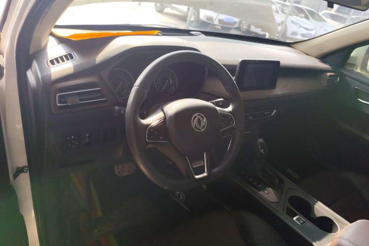 Used Dongfeng Fengon S560 2021 2.0L CVT Elite Version Center Console