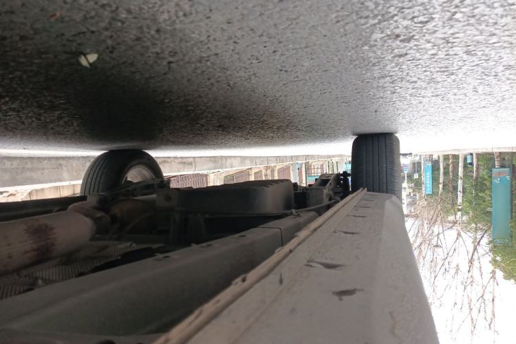 Used Dongfeng Fengon S560 2021 1.5T Manual Urban Model Chassis Front Right