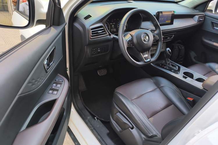 Used Dongfeng Fengon S560 2021 2.0L CVT Elite Version Driver Seat