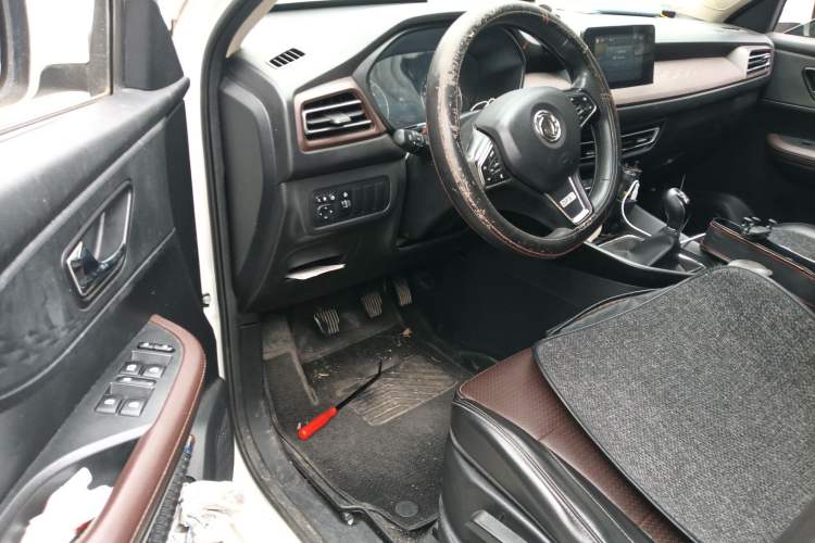 Used Dongfeng Fengon S560 2021 1.5T Manual Urban Model Driver Seat