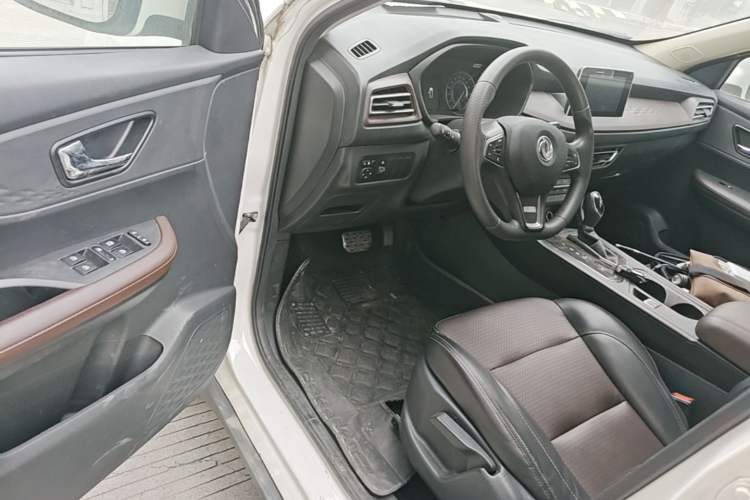 Used Dongfeng Fengon S560 2021 2.0L CVT Elite Version Driver Seat