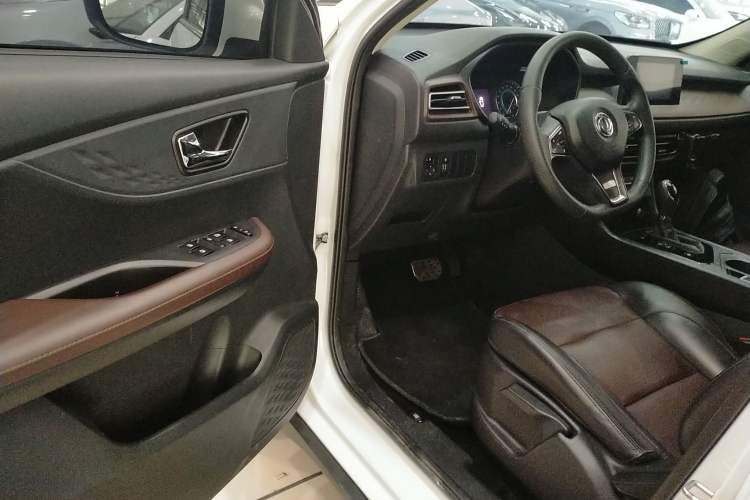 Used Dongfeng Fengon S560 2021 2.0L CVT Elite Version Driver Seat