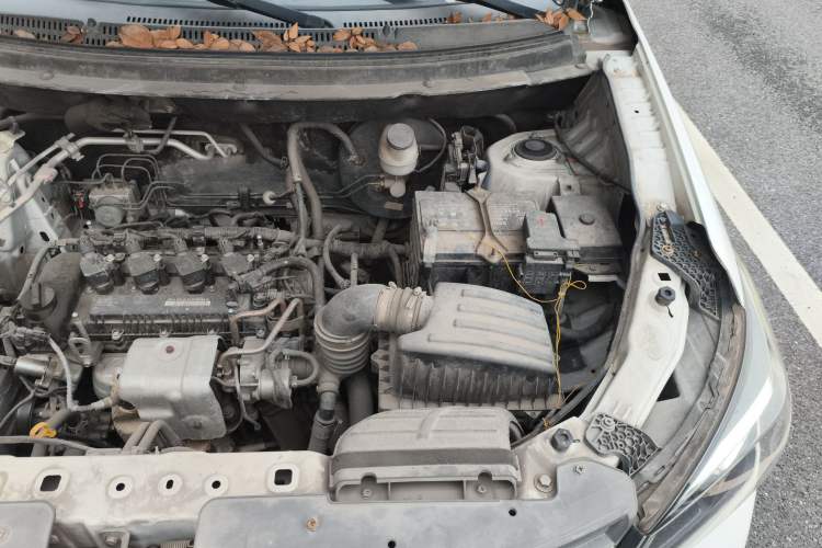 Used Dongfeng Fengon S560 2021 1.5T Manual Urban Model Engine Bay Left