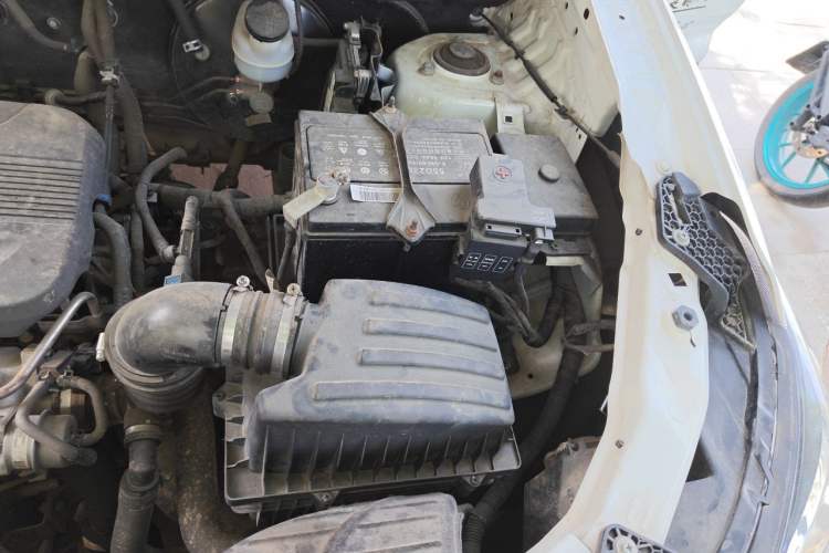 Used Dongfeng Fengon S560 2021 1.5T Manual Urban Model Engine Bay Left