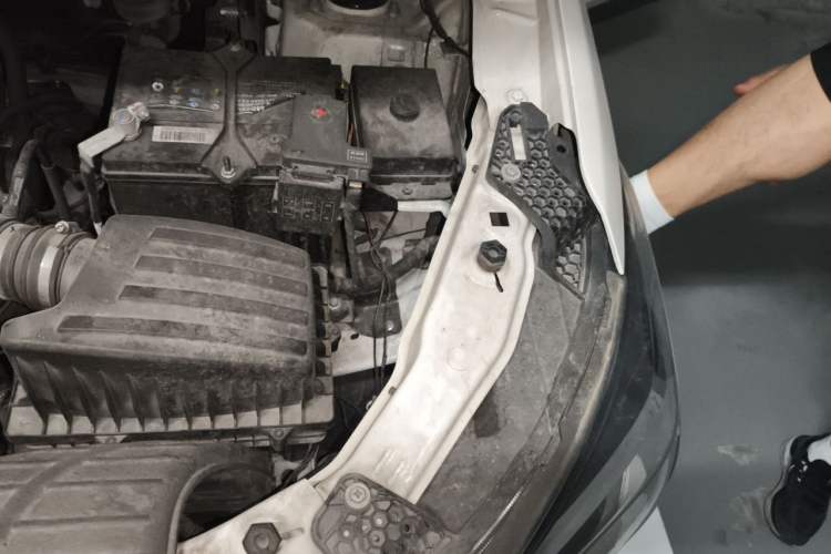 Used Dongfeng Fengon S560 2021 1.5T Manual Urban Model Engine Bay Left
