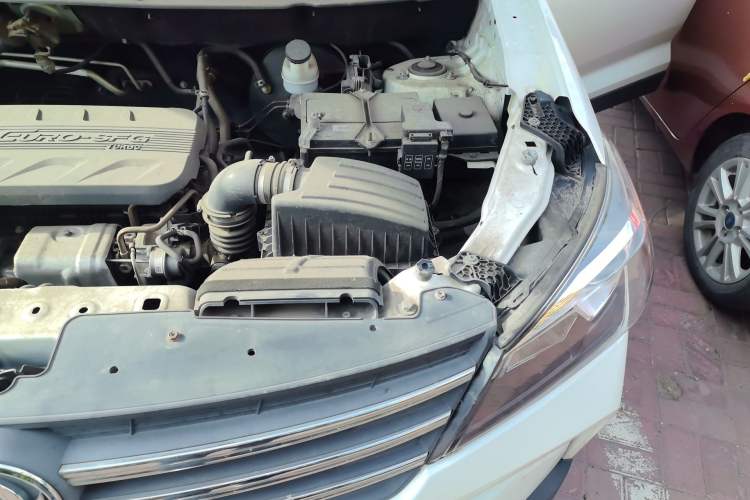Used Dongfeng Fengon S560 2021 1.5T Manual Urban Model Engine Bay Left