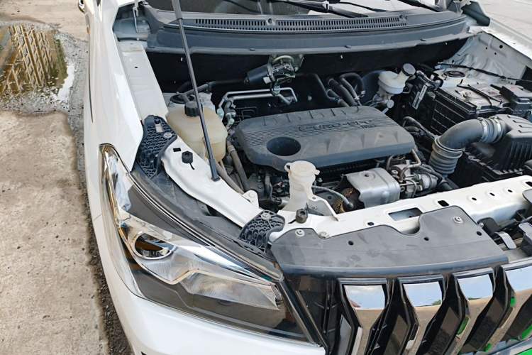 Used Dongfeng Fengon S560 2021 1.5T Manual Urban Model Engine Bay Right