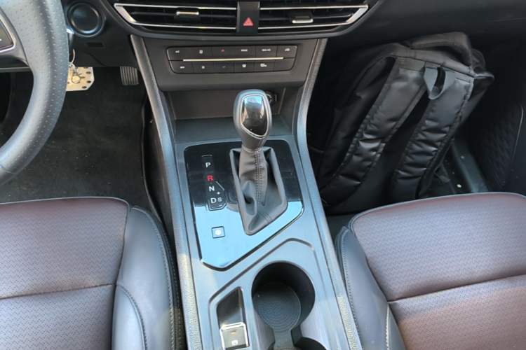 Used Dongfeng Fengon S560 2021 2.0L CVT Elite Version Gear Lever