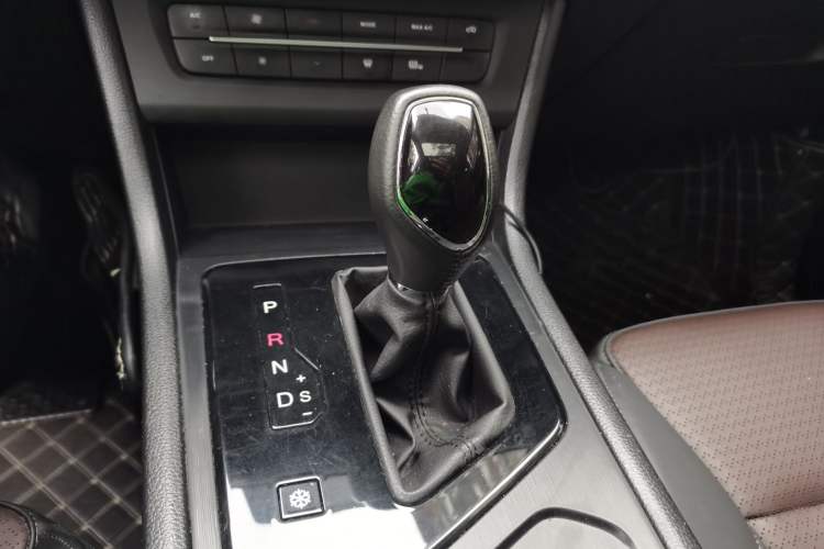 Used Dongfeng Fengon S560 2021 Revised 1.5T CVT Elite Version Gear Lever