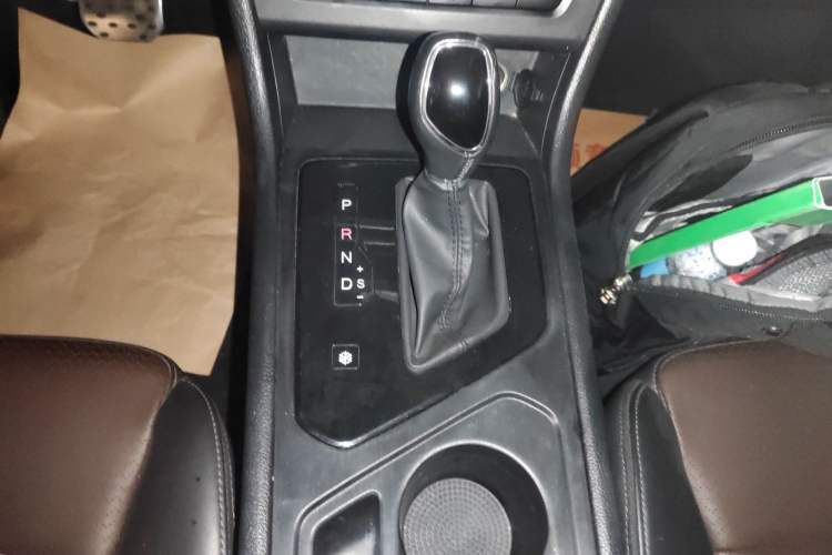 Used Dongfeng Fengon S560 2021 1.5T CVT Elite Version Gear Lever