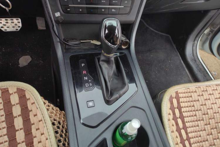 Used Dongfeng Fengon S560 2021 1.5T CVT Elite Version Gear Lever