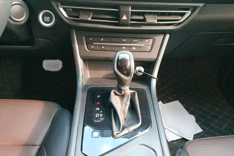 Used Dongfeng Fengon S560 2021 Revised 1.5T CVT Elite Version Gear Lever