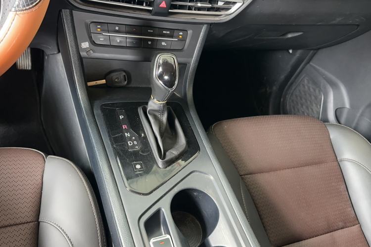Used Dongfeng Fengon S560 2021 1.5T CVT Elite Version Gear Lever