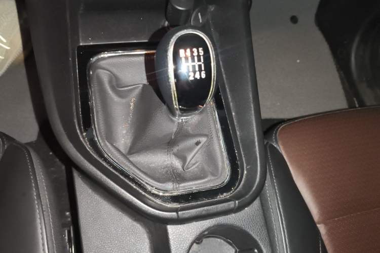 Used Dongfeng Fengon S560 2021 1.5T Manual Urban Model Gear Lever