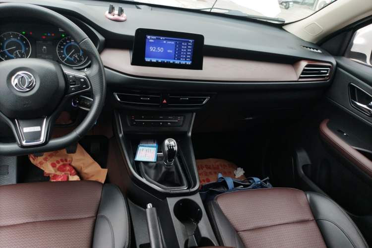 Used Dongfeng Fengon S560 2021 2.0L Manual Urban Version Gear Lever