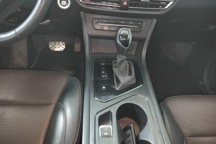 Used Dongfeng Fengon S560 2021 1.5T CVT Elite Version Gear Lever