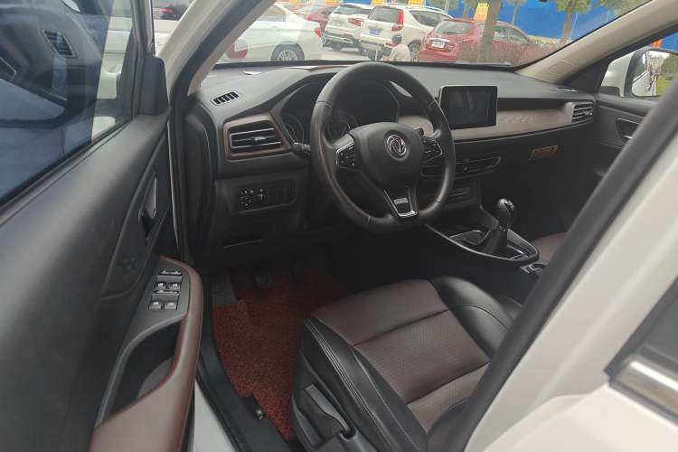 Used Dongfeng Fengon S560 2021 1.5T Manual Urban Model Interior 2