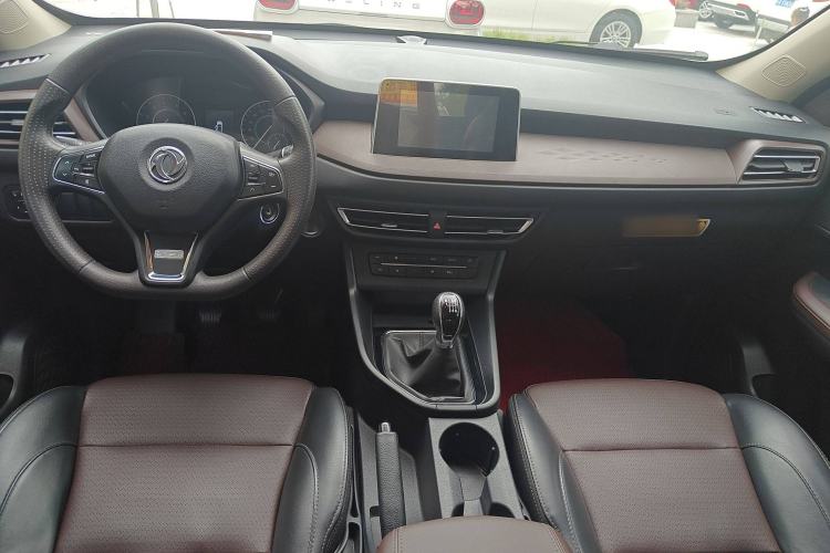 Used Dongfeng Fengon S560 2021 1.5T Manual Urban Model Interior 3