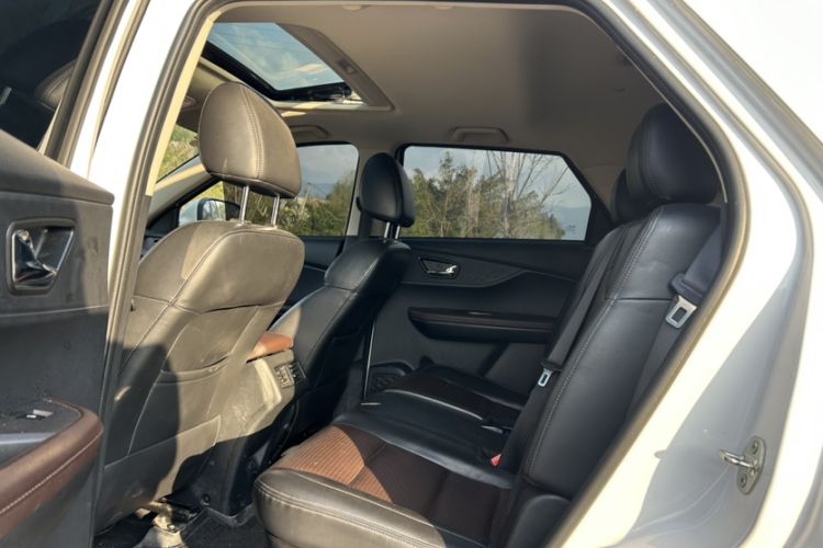 Used Dongfeng Fengon S560 2021 Revised 1.5T CVT Elite Version Interior 5