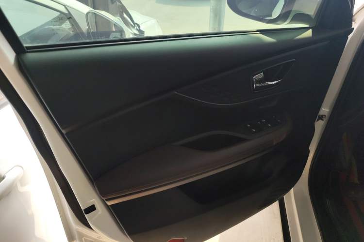 Used Dongfeng Fengon S560 2021 2.0L CVT Elite Version Left Front Door Interior