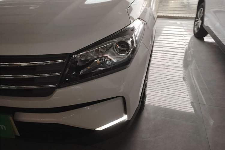 Used Dongfeng Fengon S560 2021 2.0L CVT Elite Version Left Front Headlight