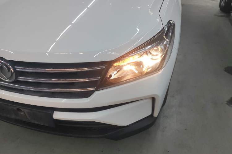 Used Dongfeng Fengon S560 2021 1.5T CVT Elite Version Left Front Headlight