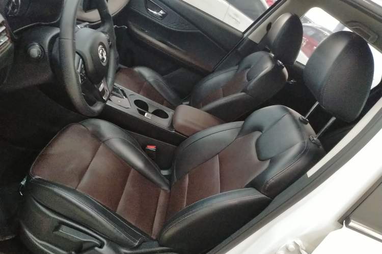 Used Dongfeng Fengon S560 2021 2.0L CVT Elite Version Left Front Seat