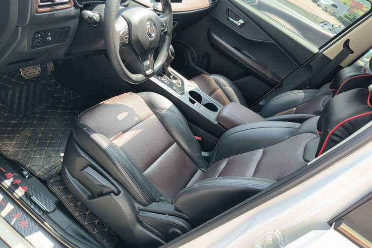 Used Dongfeng Fengon S560 2021 2.0L CVT Elite Version Left Front Seat