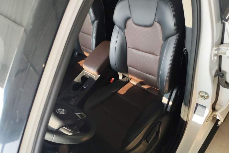 Used Dongfeng Fengon S560 2021 2.0L CVT Elite Version Left Front Seat