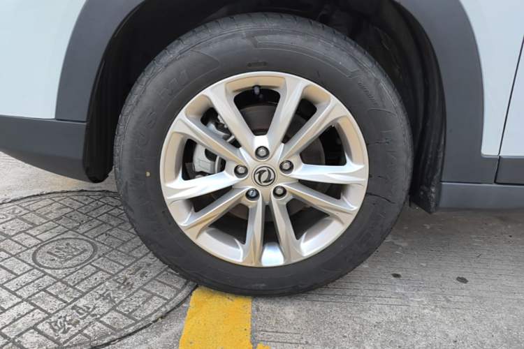 Used Dongfeng Fengon S560 2021 2.0L CVT Elite Version Left Front Wheel Hub