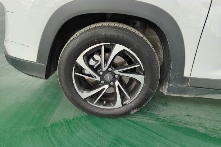 Used Dongfeng Fengon S560 2021 1.5T CVT Elite Version Left Front Wheel Hub