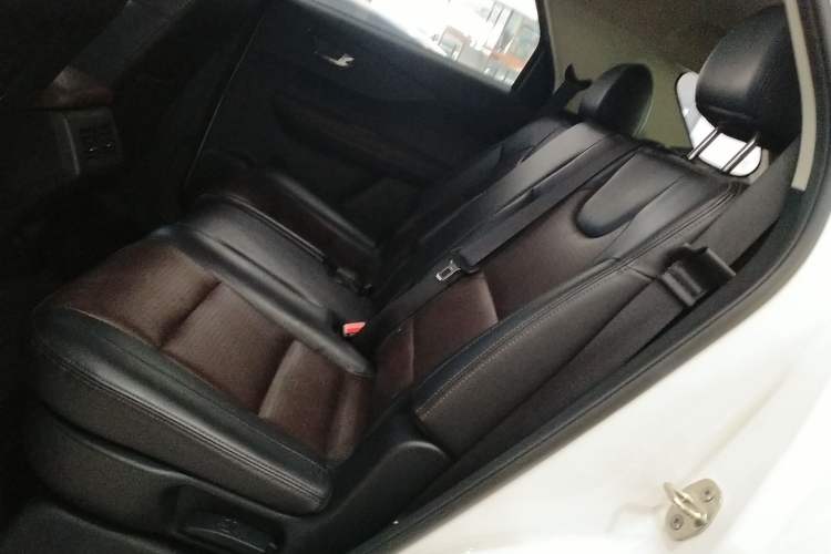 Used Dongfeng Fengon S560 2021 2.0L CVT Elite Version Left Rear Seat